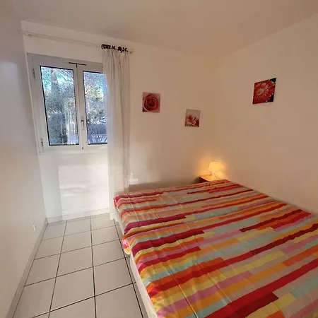 T2/mezzanine Avec Piscine Et Terrasse, A 5 Min De La Plage, St-raphael - Fr-1-226a-148