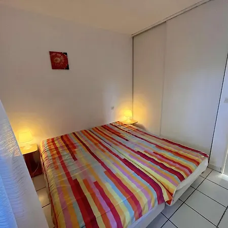 T2/mezzanine Avec Piscine Et Terrasse, A 5 Min De La Plage, St-raphael - Fr-1-226a-148 Apartment *