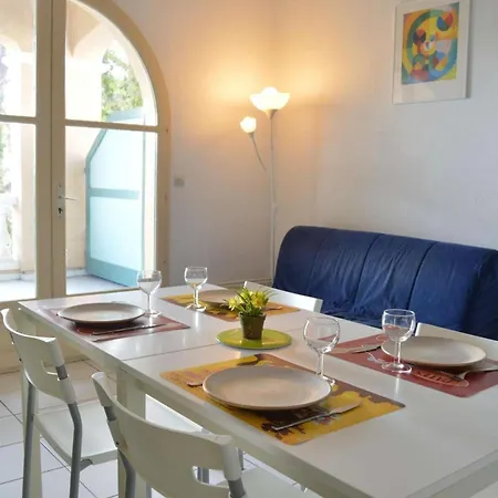 Calme Avec Terrasse A St Raphael, Proche - Fr-1-226a-148 Boulouris-sur-Mer