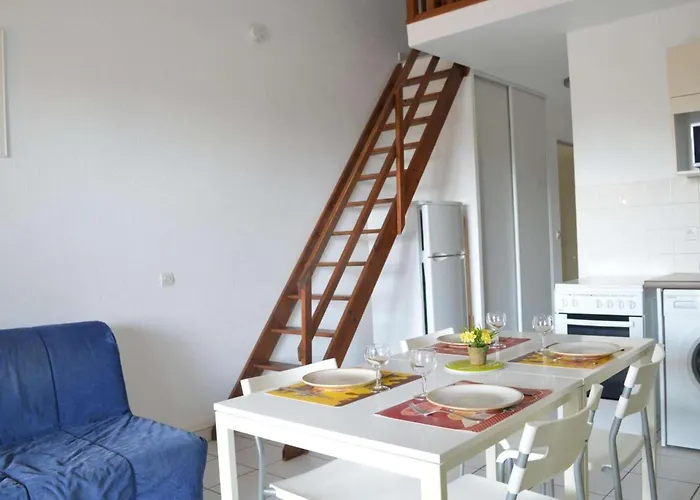 Calme Avec Terrasse A St Raphael, Proche - Fr-1-226a-148 * Boulouris-sur-Mer